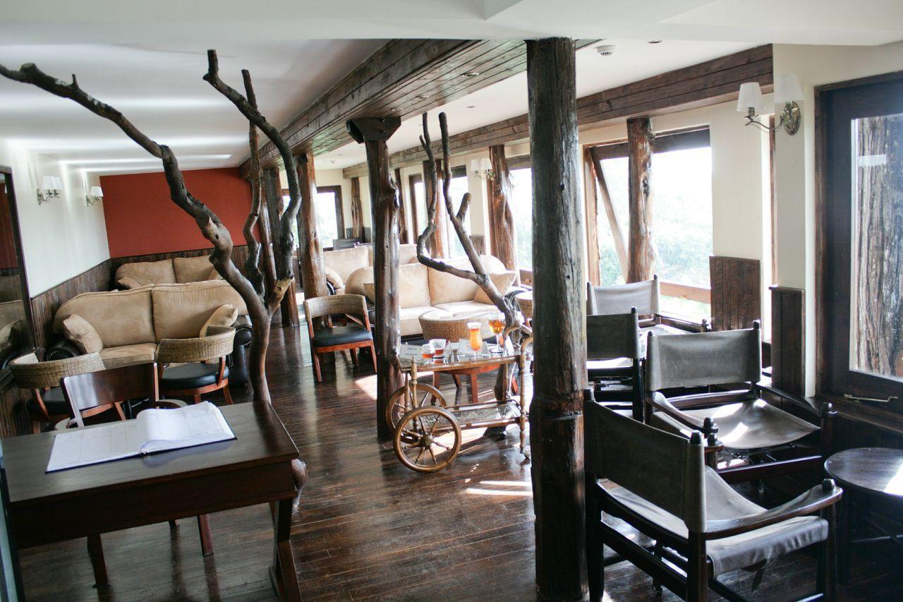 Treetops Mweiga Luaran gambar