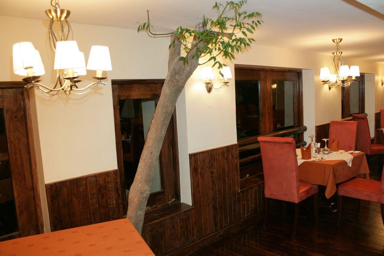 Treetops Mweiga Luaran gambar