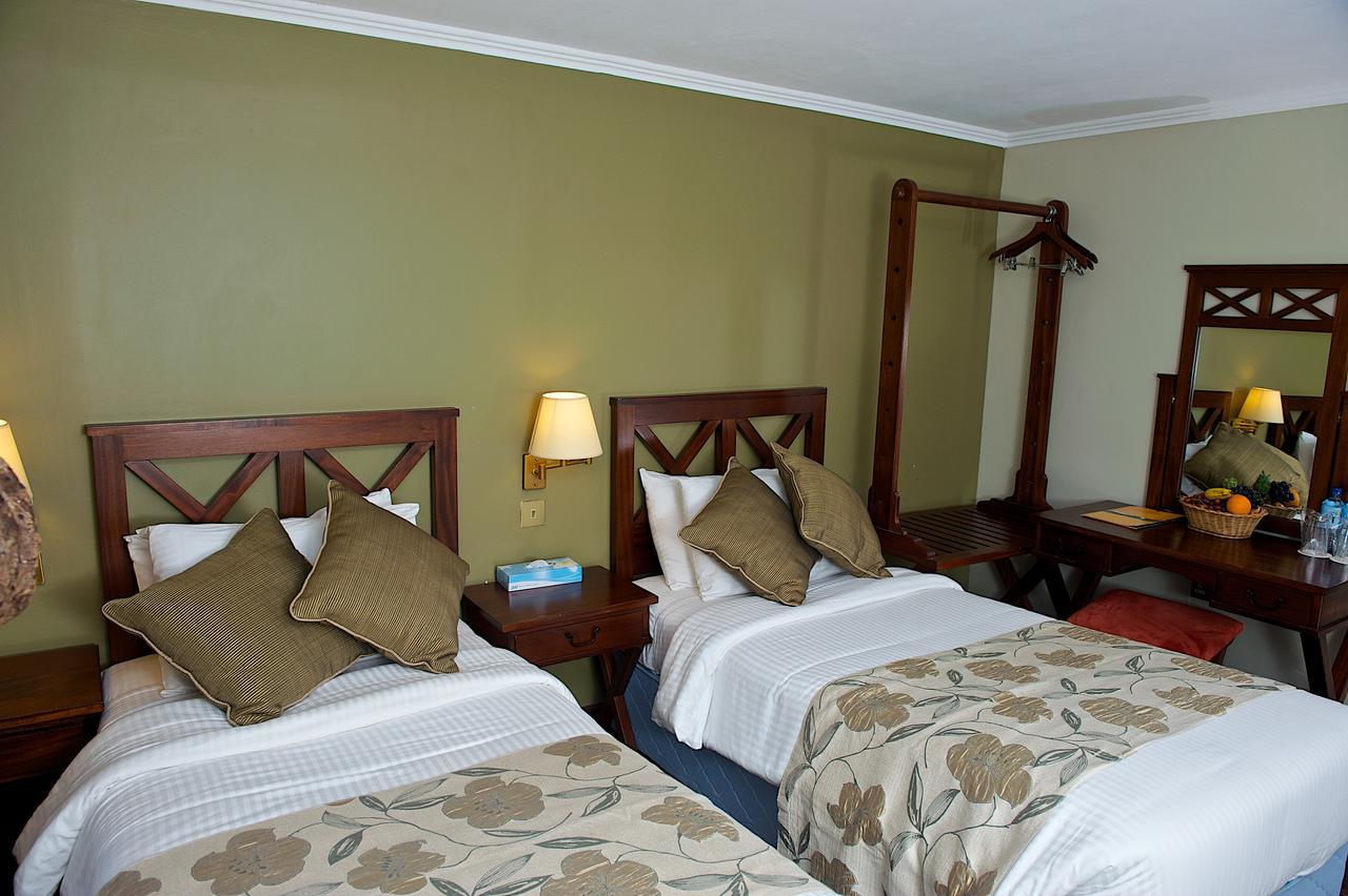 Treetops Mweiga Luaran gambar